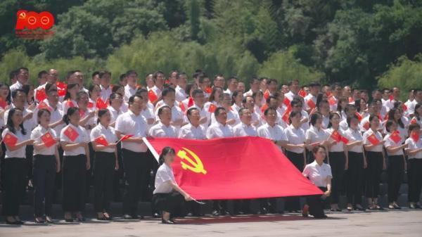金正恩观摩潜射战略巡航导弹试射,了解核潜艇建造工作